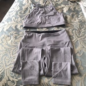 VS Knockout set. Leggings and sports bra